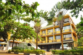  Bativa Hotel  Кампала